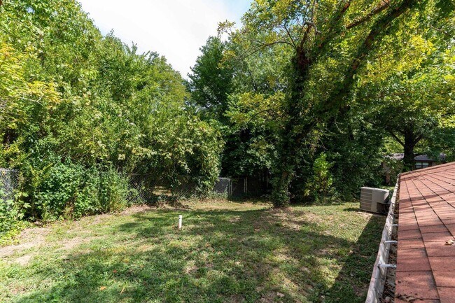 Building Photo - 2501 Grandview Cir