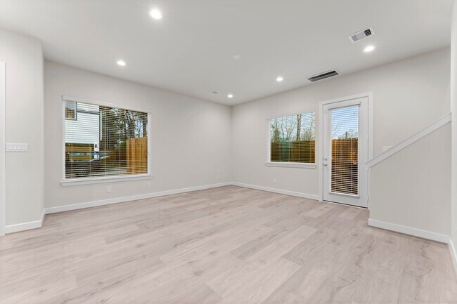 Building Photo - 5905 Haring Ln