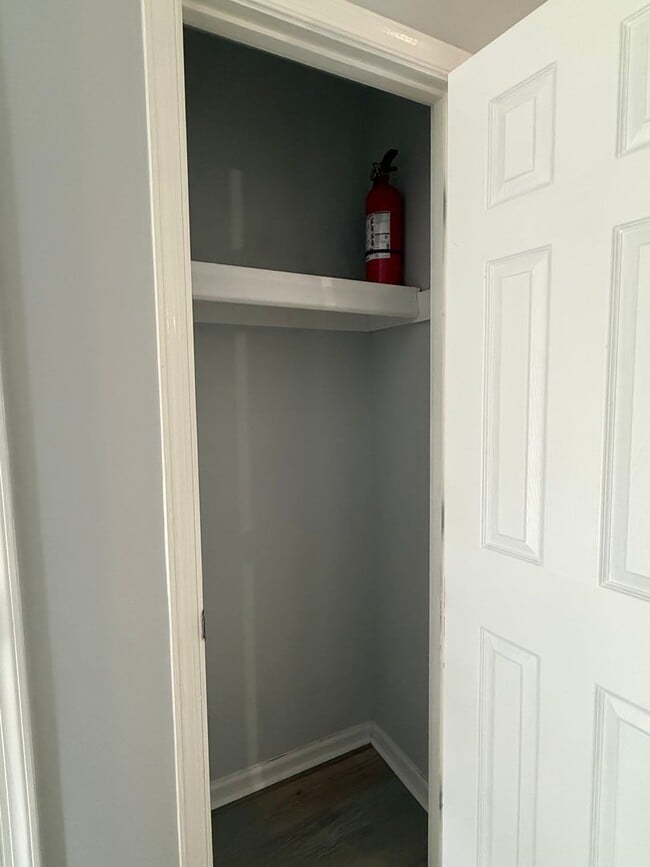Building Photo - Townhome in Aston, PA