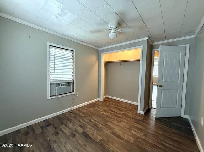 Building Photo - 209 Camp St