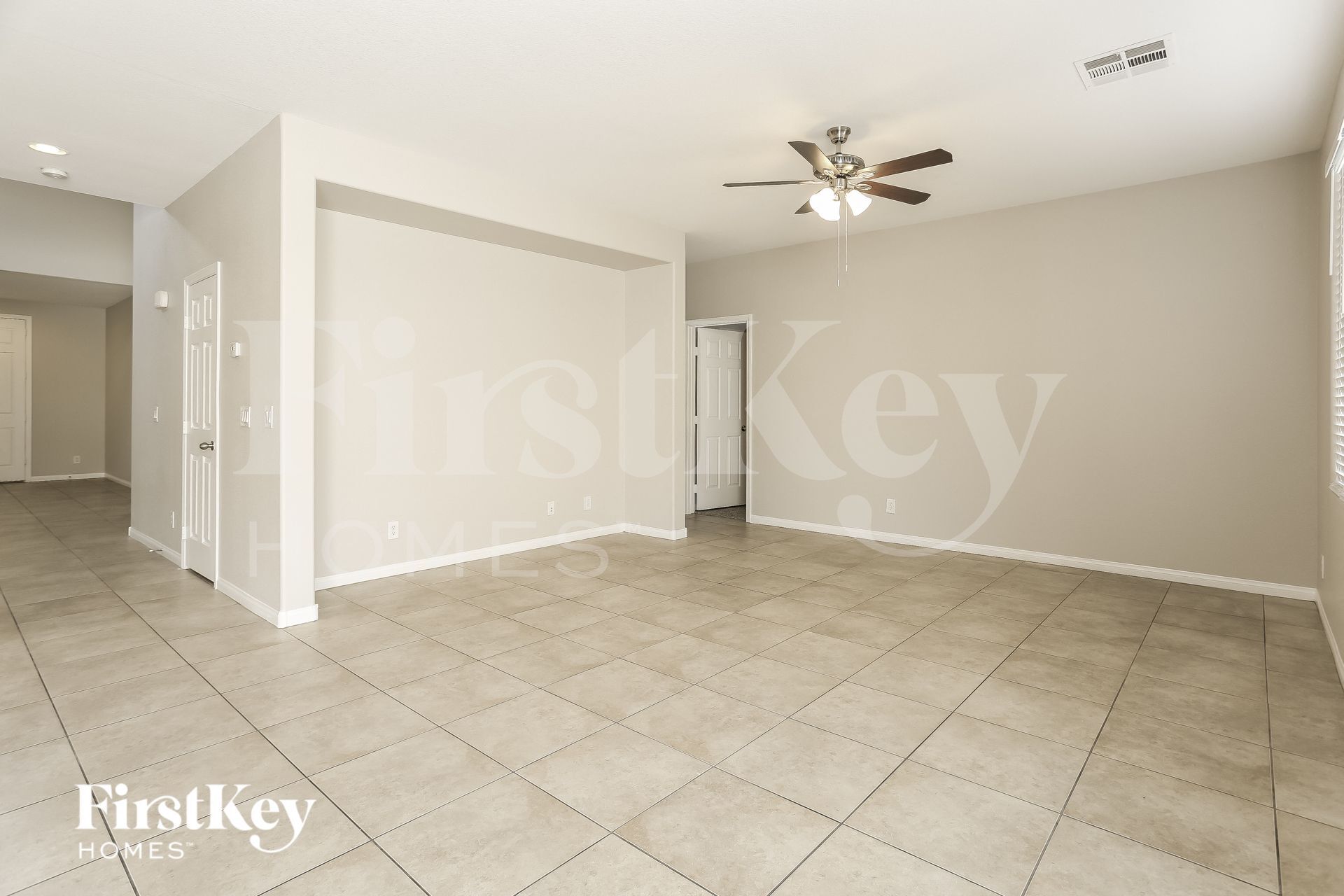 Building Photo - 4032 Villa Serena Ln