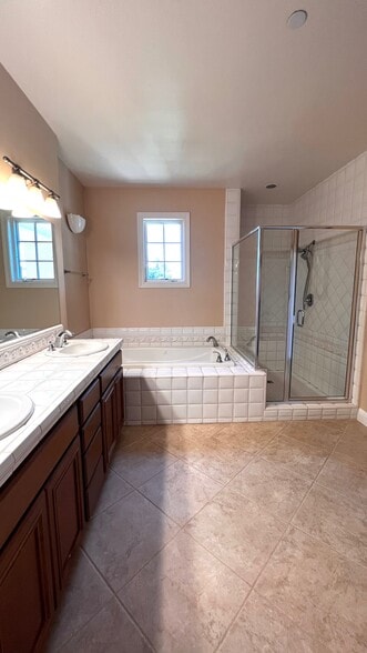 Building Photo - 4698 Granada Way