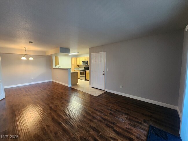 Building Photo - 5055 W Hacienda Ave