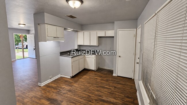 Building Photo - 3601-3603 Ripy Ct