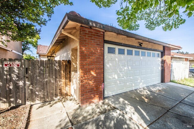 Building Photo - 2728 Almondwood Way