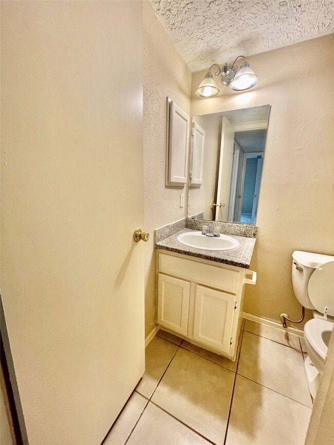 Building Photo - 19319 Lazy Valley Dr