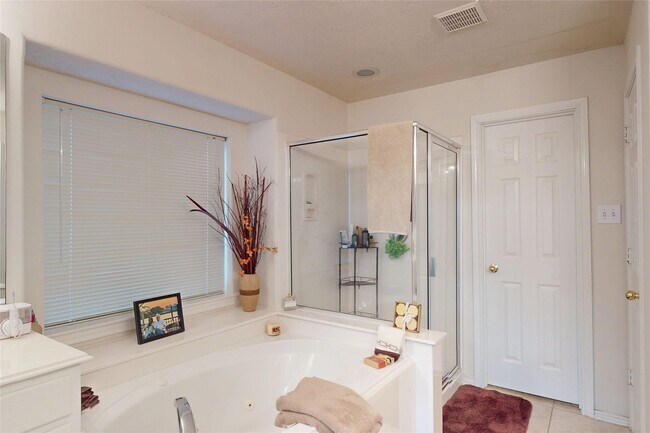 Building Photo - 174 Queenscliff Ct