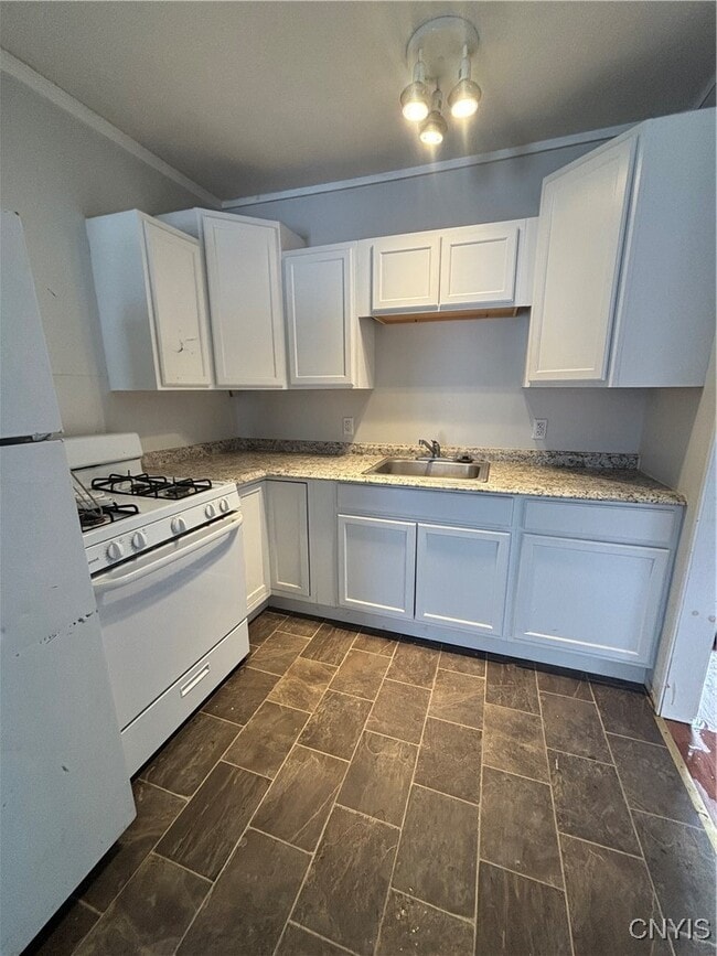 Building Photo - 678 Cooper St