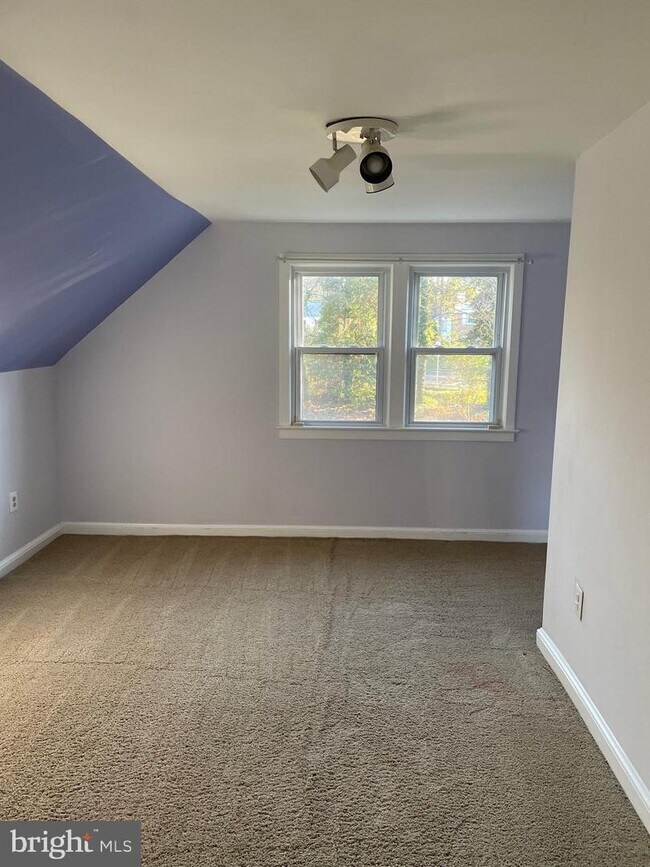 Building Photo - 4021 Locust St