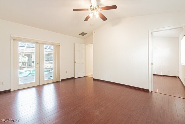 Building Photo - 590 6th St NE