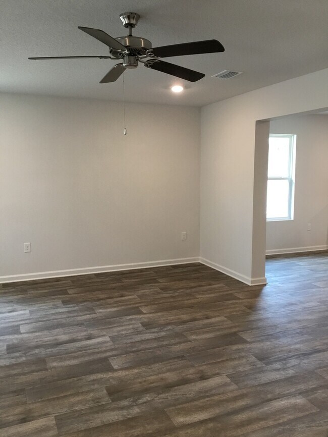 Building Photo - Beautiful 3/2 Family home in Beulah- Close to Navy Federal Credit Union Main Campus!