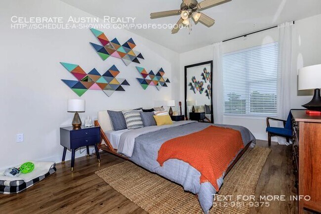 Building Photo - Edison