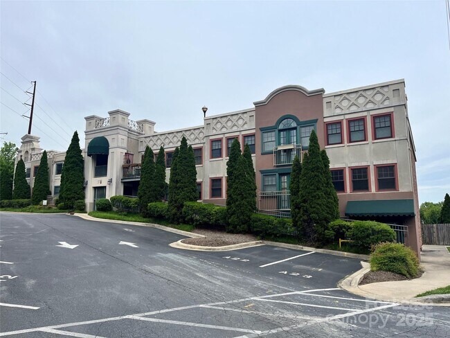 Building Photo - 37 Hiawassee St
