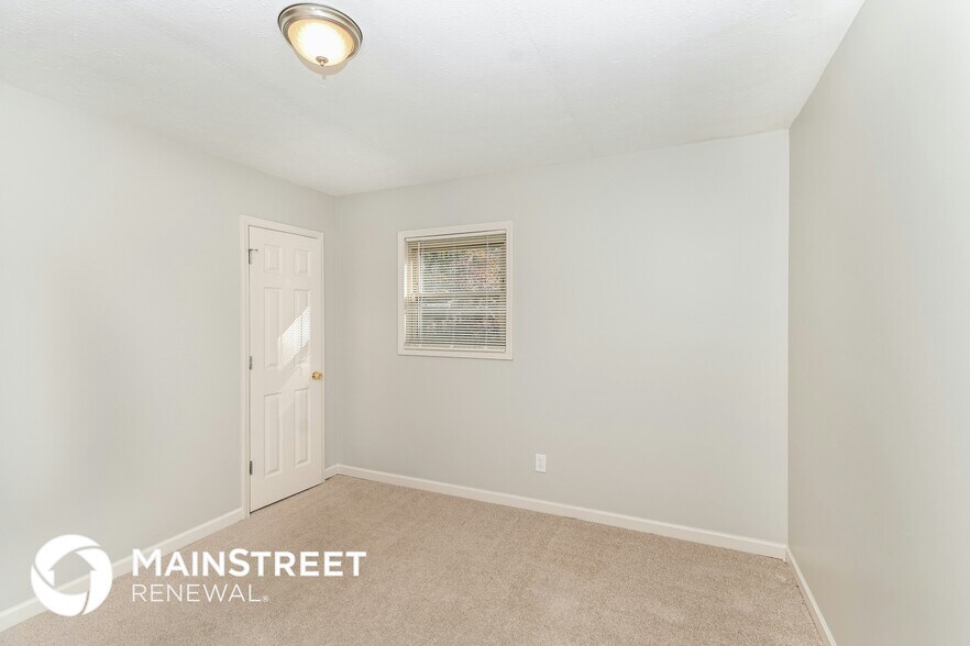 Building Photo - 1135 Pontiac Cir