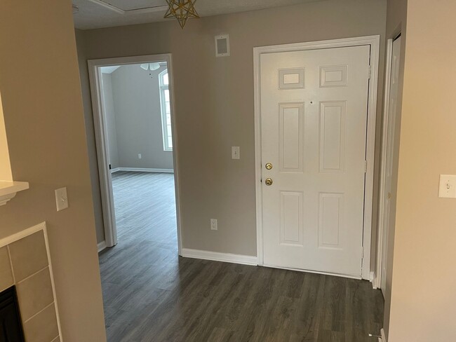 Building Photo - 2 Bed/2 Bath Condo in Miamisburg