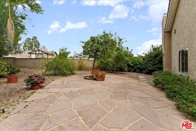 Building Photo - 6911 Sunset Ridge Ct