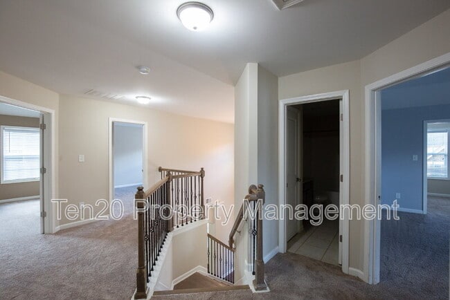 Building Photo - 122 Cedar Wy