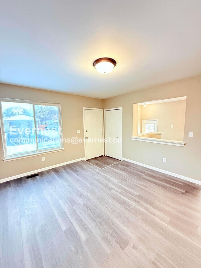 Building Photo - 3 Bed/1 Bath Home with Modern Amenities / Pet-Friendly / Vouchers Accepted / Available Now!