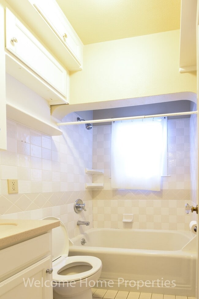 Building Photo - Great 3 Bedroom Home Close to WWU