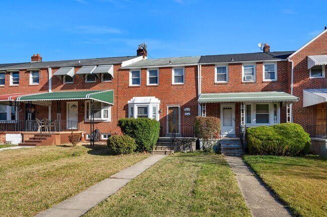 Building Photo - Charming 4-bedroom, 2-bath