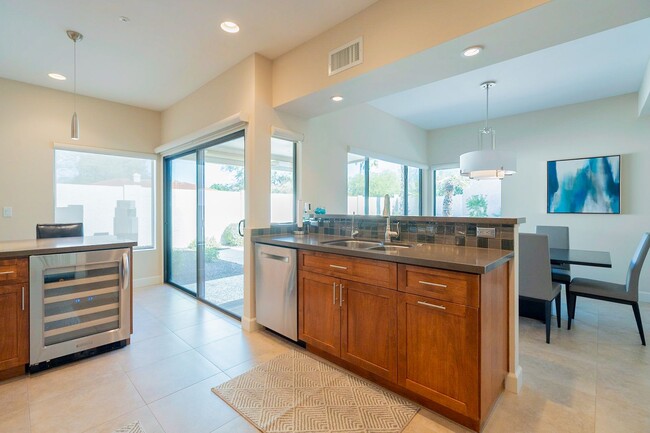 Building Photo - PRIVATE POOL - 2 BEDROOMS PLUS DEN