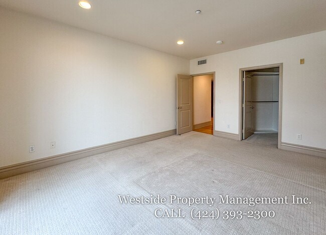 Building Photo - 1337 Wellesley Ave