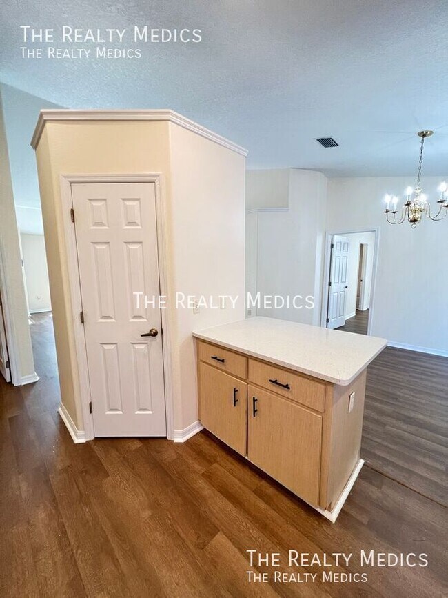 Building Photo - 8341 SW 135th Loop