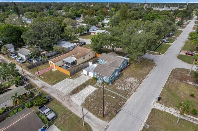 Building Photo - 920 40th St N