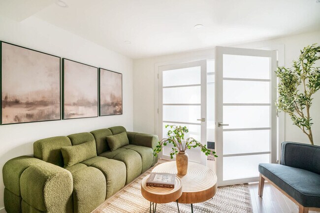 Building Photo - 335 E 22nd St