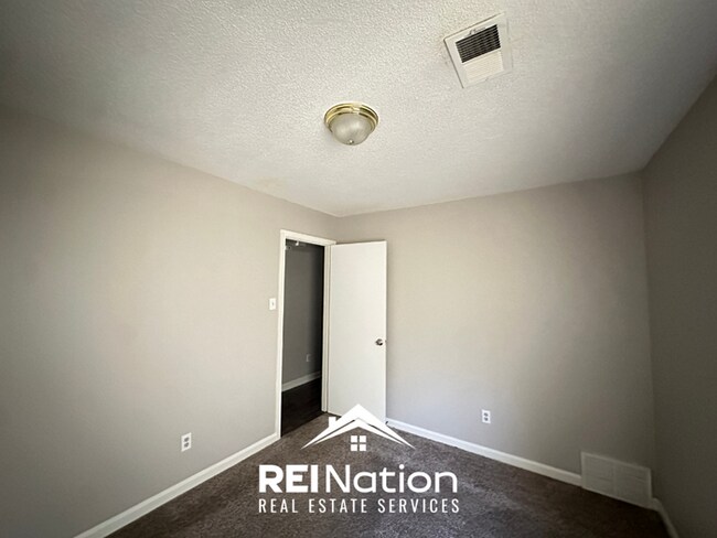 Building Photo - 3BR/2BA Memphis Rental with Vaulted Ceilings, Hardwood Floors & Large Backyard