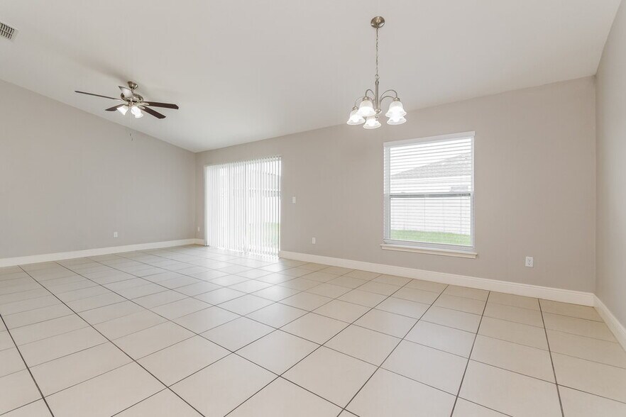 Building Photo - 431 Britten Dr