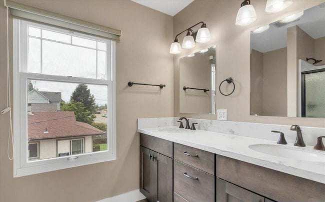 Building Photo - 1282 N 3rd Ave