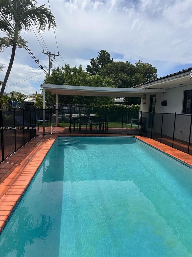 Building Photo - 20600 SW 116th Rd