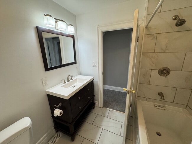 Building Photo - GROUND LEVEL 2 BEDROOM DUPLEX