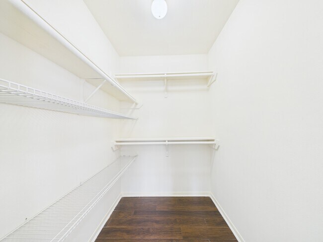 Building Photo - 519 Promenade Blvd