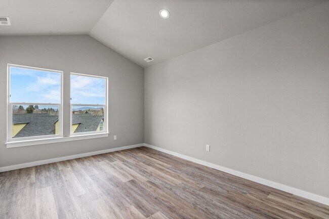 Building Photo - 1773 NE Lotus Dr