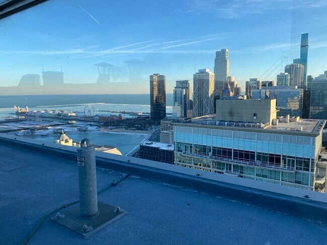 Building Photo - 260 E Chestnut St