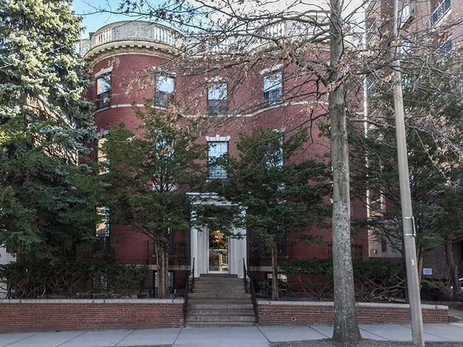 Building Photo - 1253 Beacon St