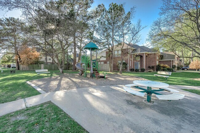 Building Photo - 17203 Kettle Creek Dr
