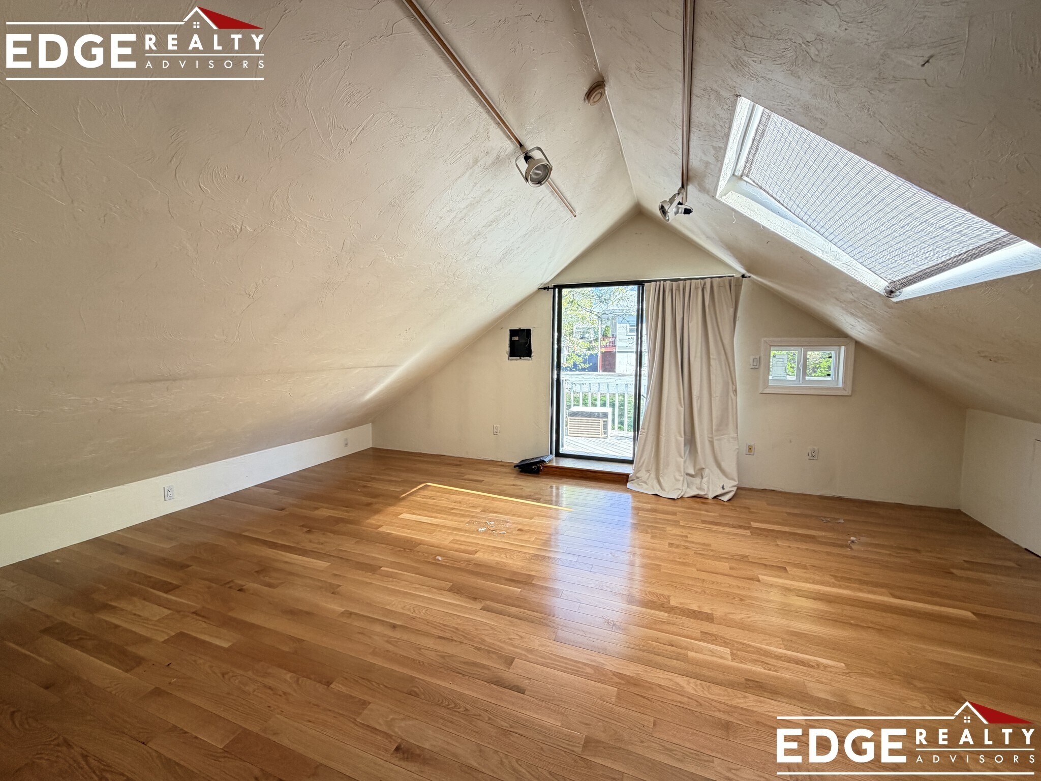 Building Photo - 43 Hobart St