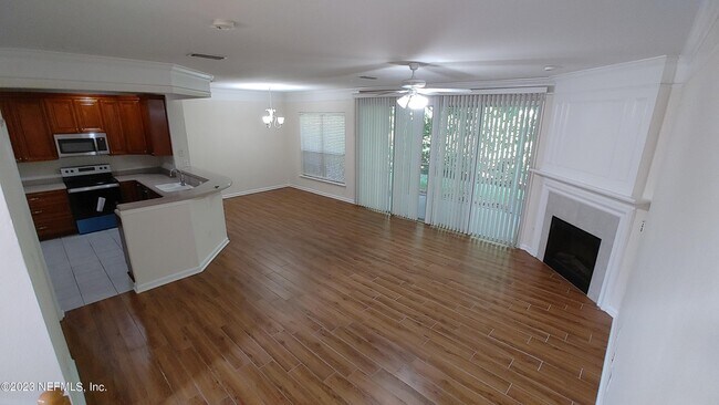 Building Photo - 11073 Castlemain Cir E