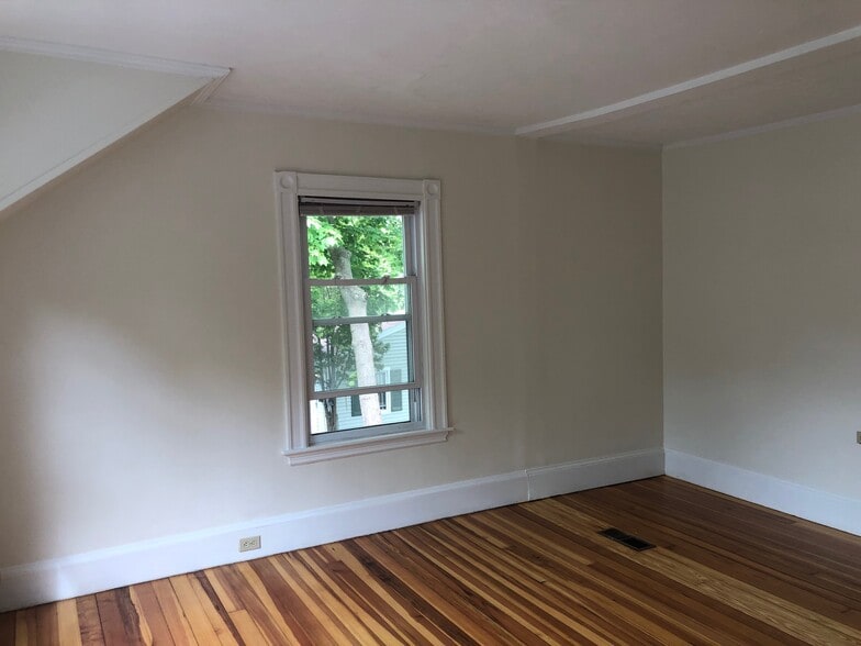 Bedroom - 175 Oak St