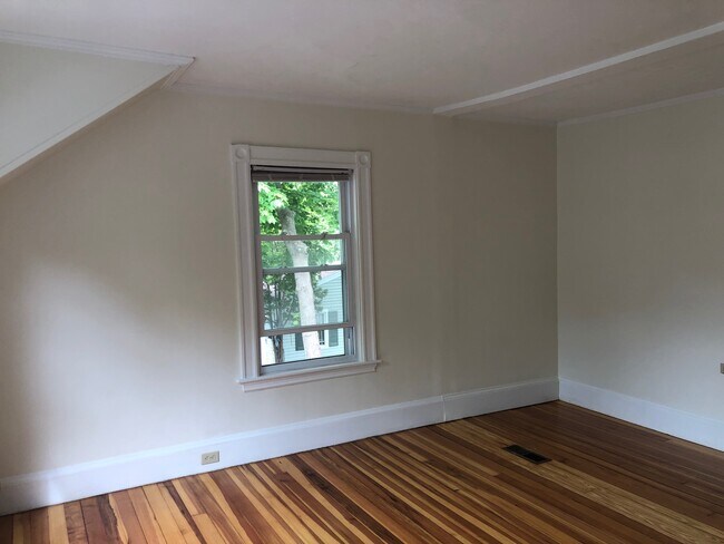 Bedroom - 175 Oak St