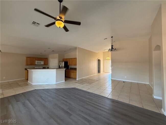 Building Photo - 6607 N Ruddock Dr