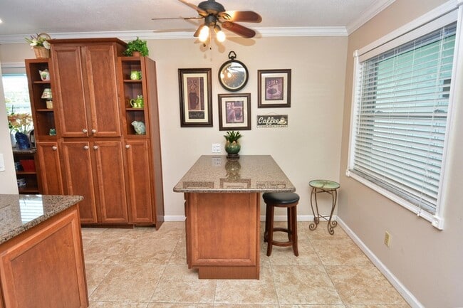 Building Photo - 1225 NW 21st St