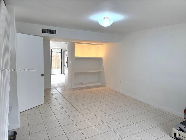 Building Photo - 10029 SW 77th Ct