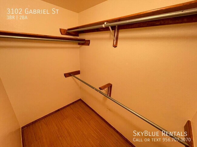 Building Photo - 3102 Gabriel St