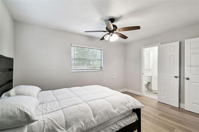 Building Photo - 4545 37th Ave N