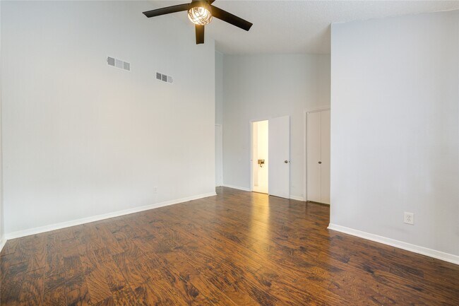 Building Photo - 7965 Kendalia Dr