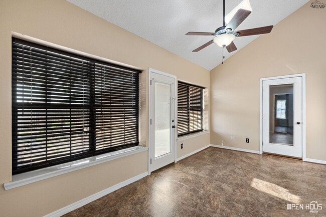 Building Photo - 4708 Stansbury Ln